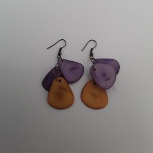 Purple & yellow tagua earrings.( code: ACPR-E-002)